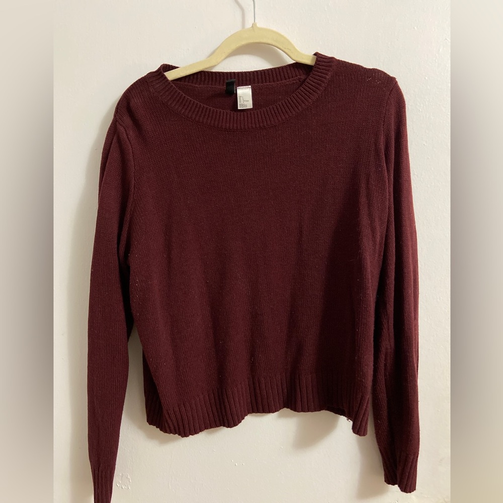 H&M Divided burgundy slightly cropped sweater - size large